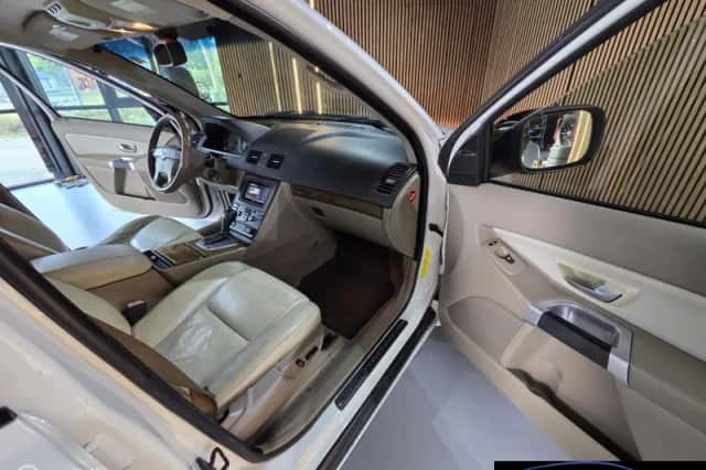 Volvo XC90 (2007) thumbnail 3