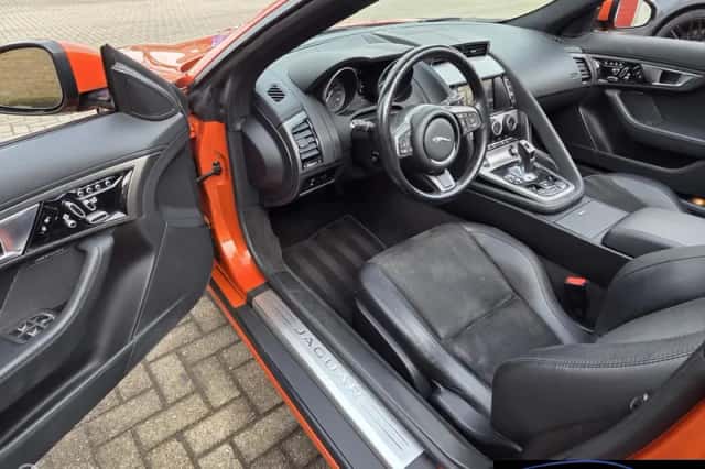 Jaguar F-Type (2013) thumbnail 2