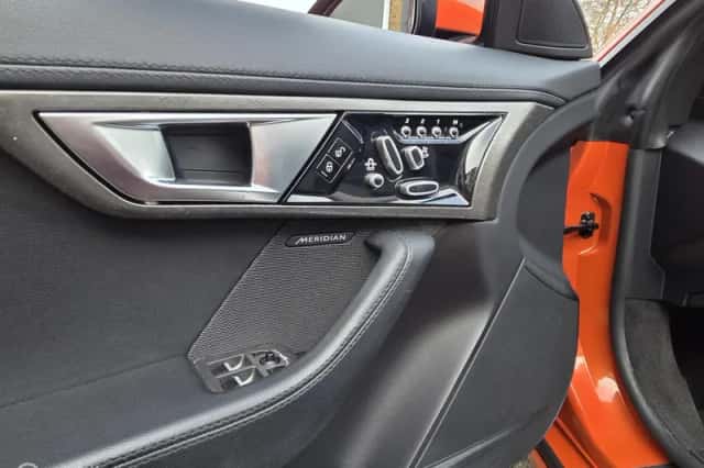 Jaguar F-Type (2013) thumbnail 5