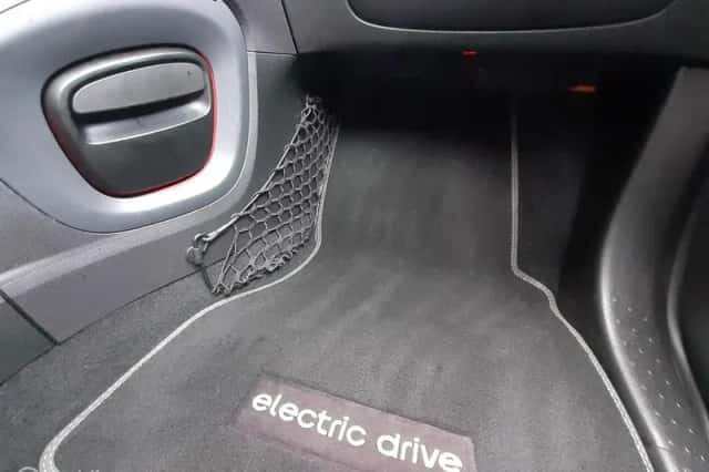 Smart ForTwo (2019) thumbnail 4