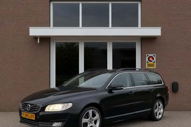 Volvo V70 (2015) thumbnail 1