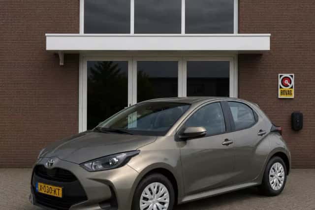 Toyota Yaris (2024) thumbnail 1