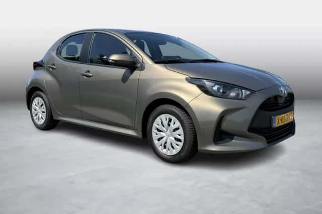 Toyota Yaris (2024) thumbnail 4
