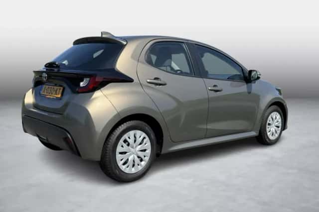 Toyota Yaris (2024) thumbnail 5