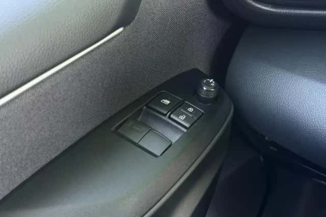Toyota Yaris (2024) thumbnail 6