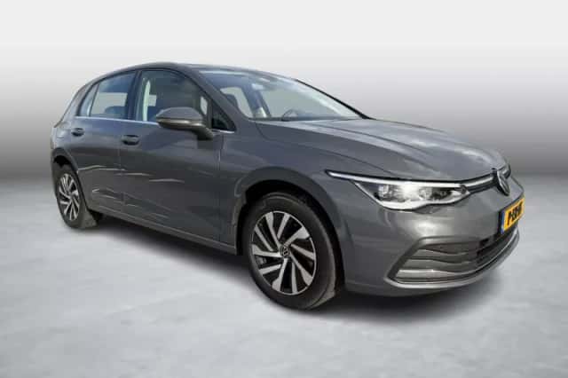 Volkswagen Golf (2022) thumbnail 4
