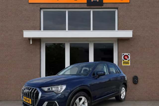 Audi Q3 (2019) thumbnail 1