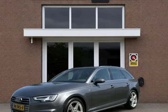 Audi A4 (2018) thumbnail 1