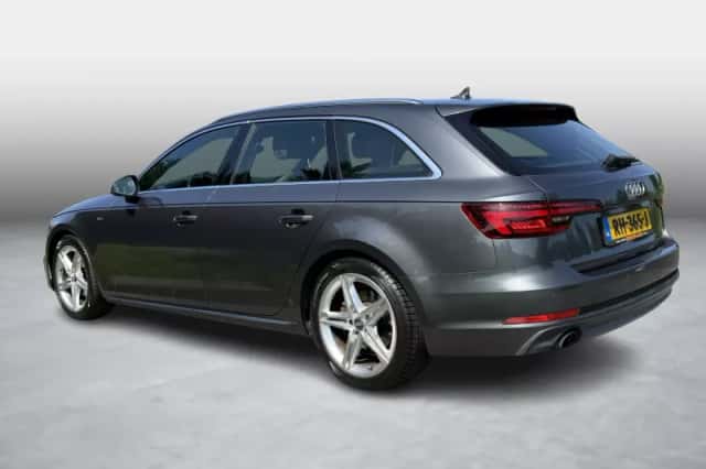 Audi A4 (2018) thumbnail 3