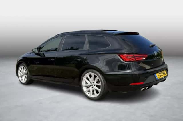 SEAT Leon (2017) thumbnail 3