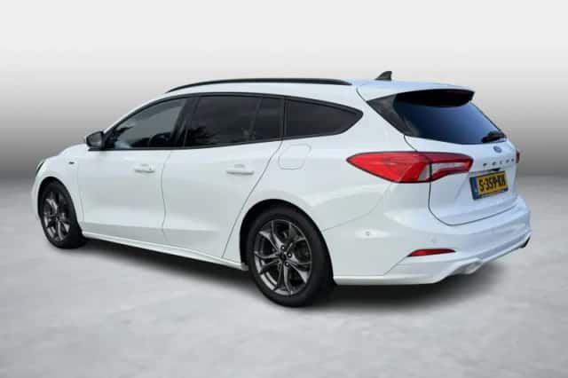 Ford Focus (2021) thumbnail 3