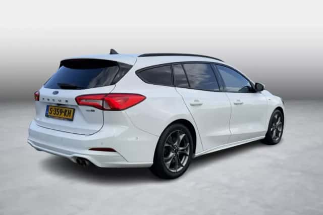 Ford Focus (2021) thumbnail 5