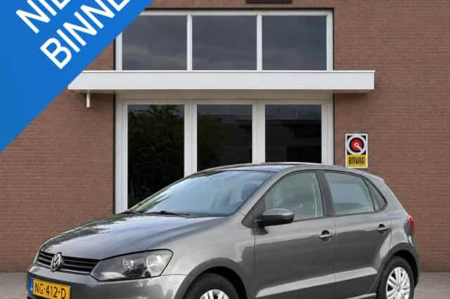 Volkswagen Polo (2016) thumbnail 1