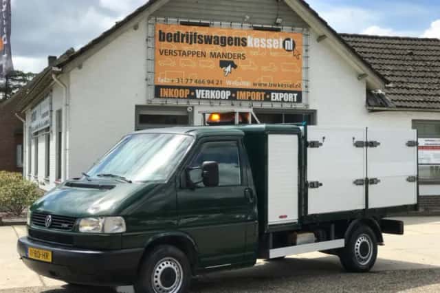 Volkswagen Transporter (2002) thumbnail 2