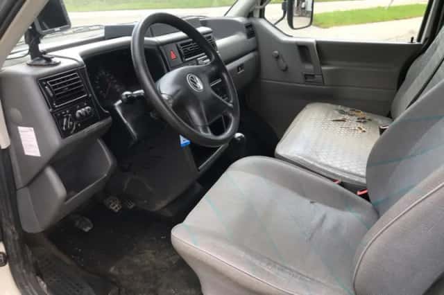 Volkswagen Transporter (2002) thumbnail 5