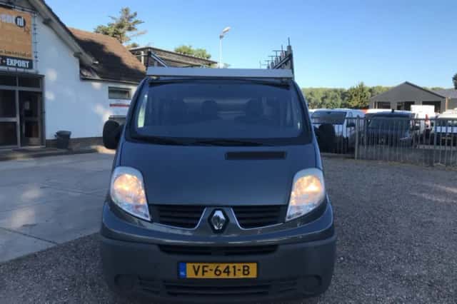 Renault Trafic (2013) thumbnail 2