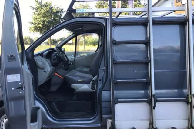 Renault Trafic (2013) thumbnail 3