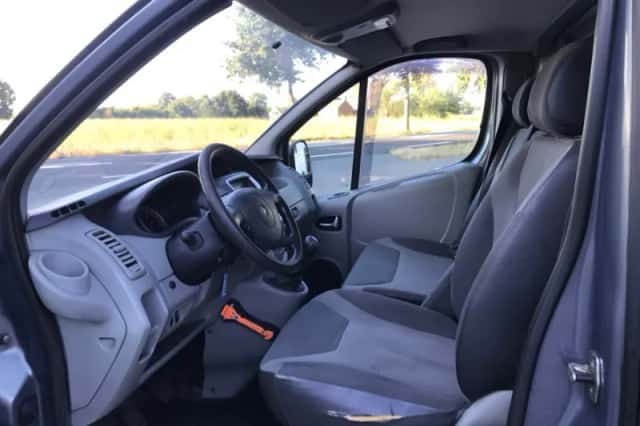 Renault Trafic (2013) thumbnail 4