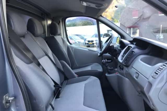 Renault Trafic (2013) thumbnail 6