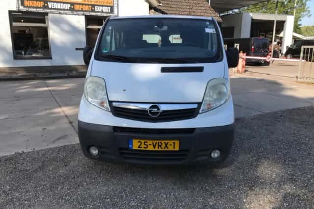 Opel Vivaro (2008) thumbnail 2