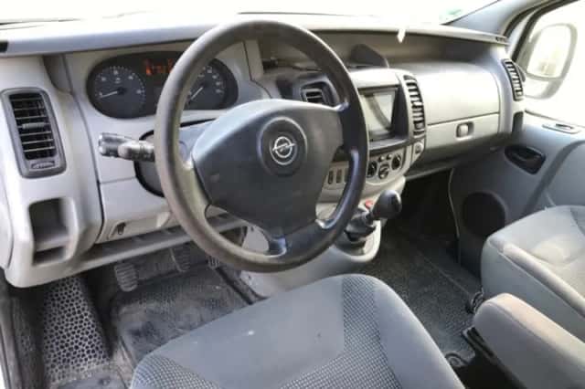 Opel Vivaro (2008) thumbnail 5