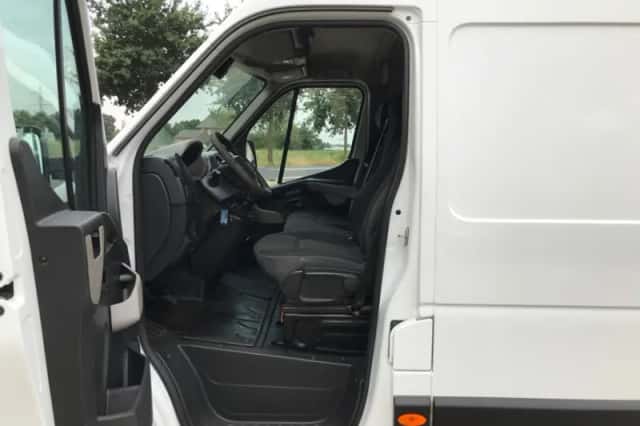 Opel Movano (2017) thumbnail 3