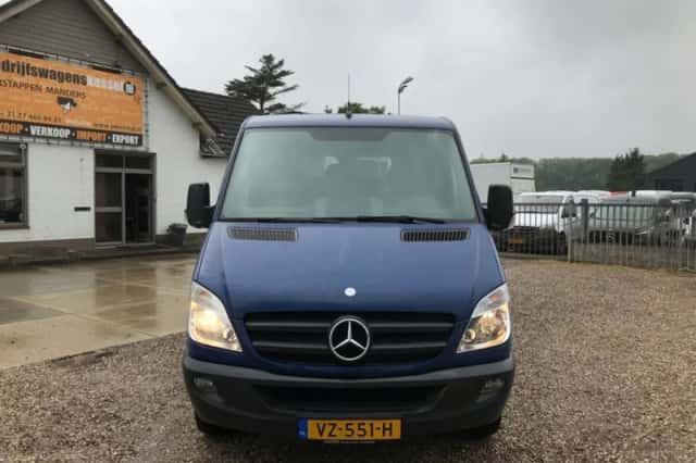 Mercedes-Benz Sprinter (2011) thumbnail 2