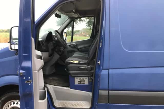 Mercedes-Benz Sprinter (2011) thumbnail 3