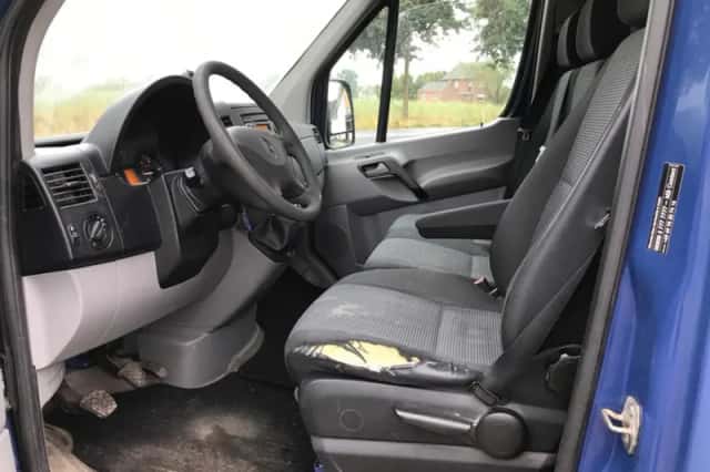 Mercedes-Benz Sprinter (2011) thumbnail 4