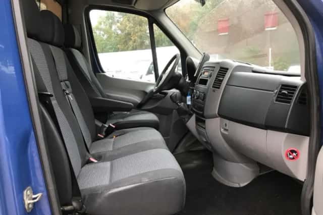 Mercedes-Benz Sprinter (2011) thumbnail 6