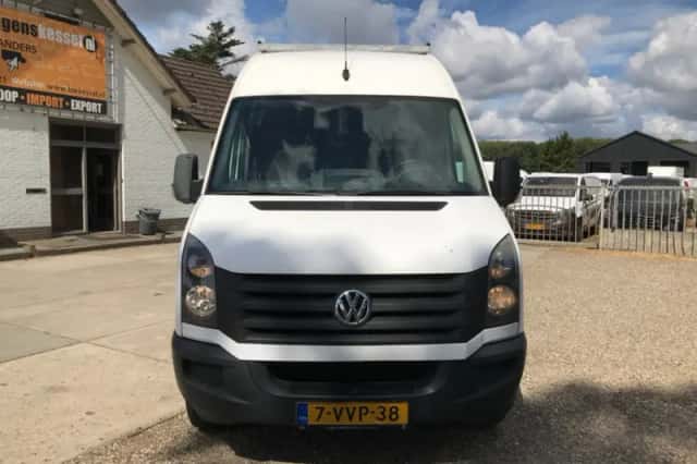 Volkswagen Crafter (2012) thumbnail 2