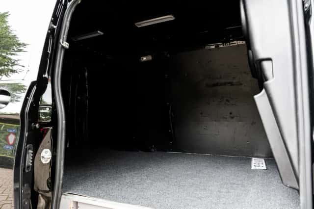 Mercedes-Benz Vito (2021) thumbnail 3