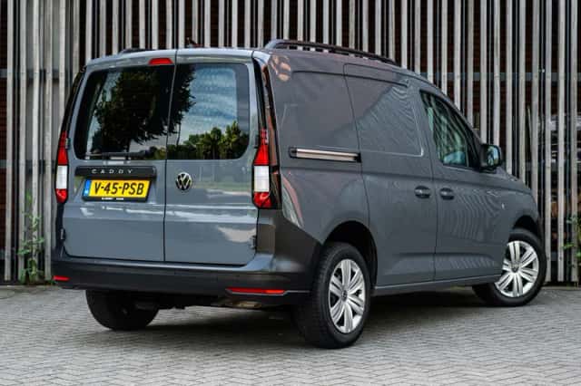 Volkswagen Caddy (2022) thumbnail 2