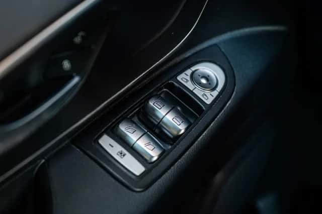 Mercedes-Benz Vito (2019) thumbnail 4