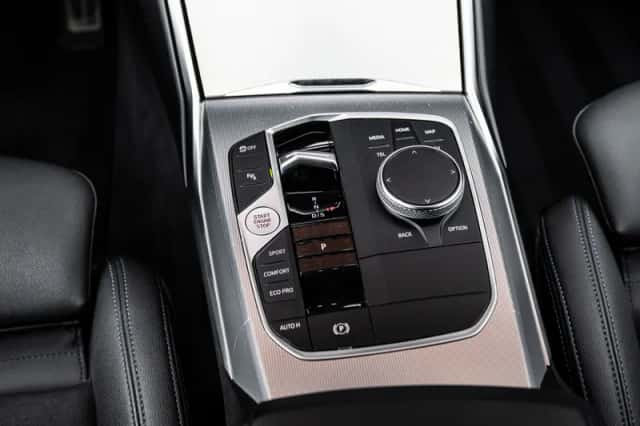 BMW 3-Serie (2023) thumbnail 4