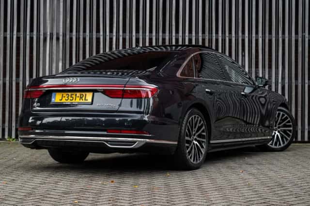 Audi A8 (2020) thumbnail 2