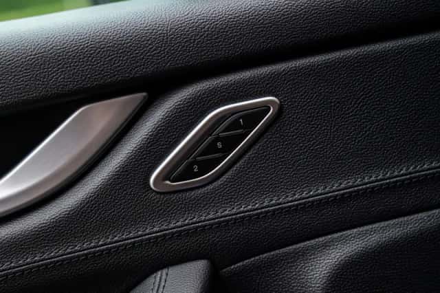 Maserati Levante (2018) thumbnail 6