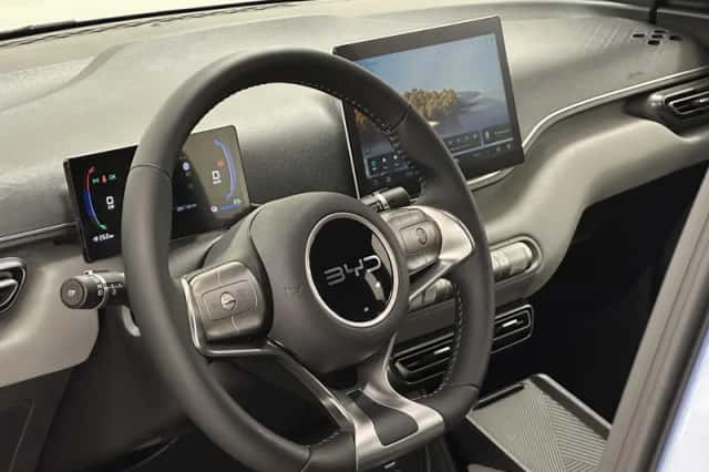 BYD Dolphin (2026) thumbnail 3