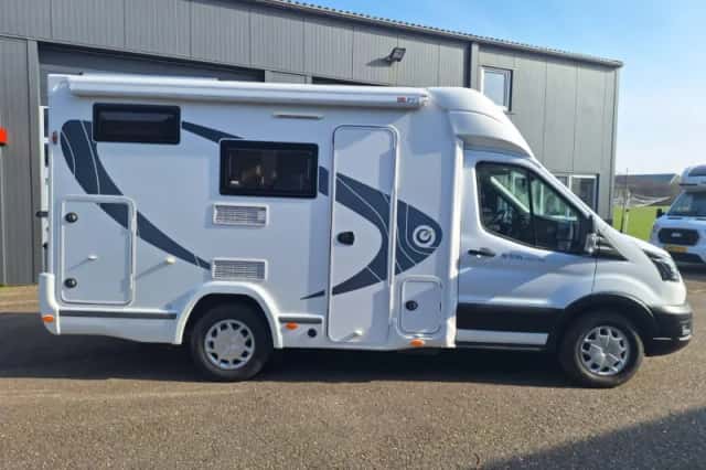 Chausson First Line (2023) thumbnail 2