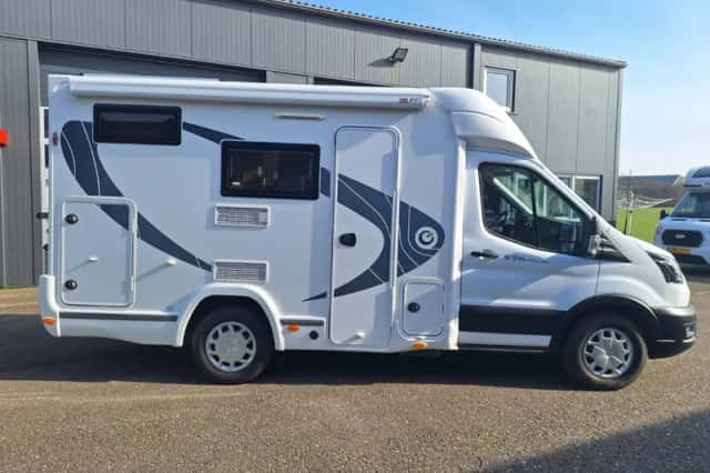 Chausson First Line (2023) thumbnail 2