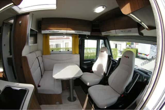 Pilote Essentiel (2016) thumbnail 6