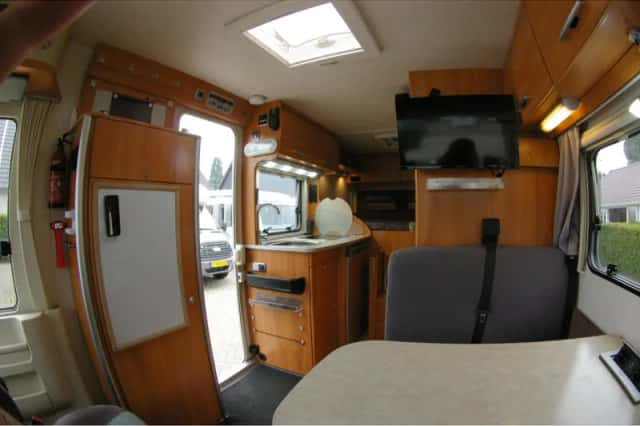 Hymer Exsis-i (2009) thumbnail 5