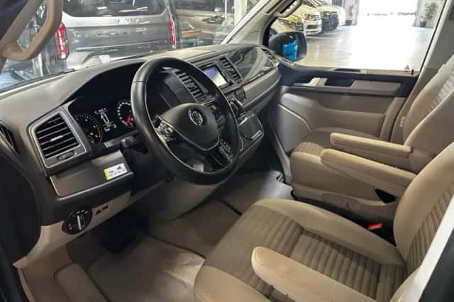 Volkswagen California (2019) thumbnail 3