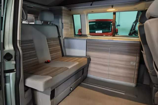 Volkswagen California (2010) thumbnail 5