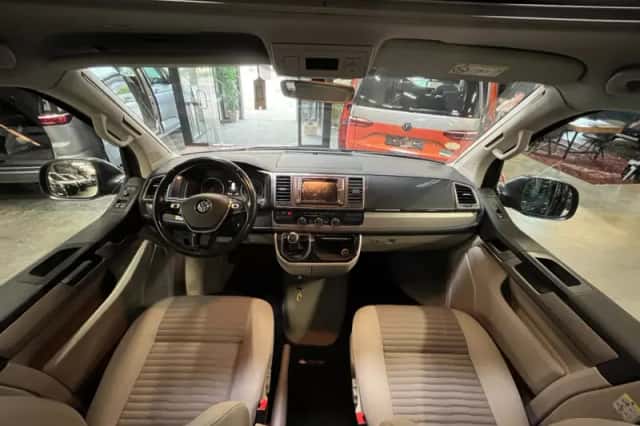 Volkswagen California (2017) thumbnail 3