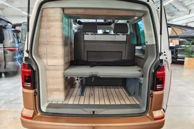 Volkswagen California (2021) thumbnail 6