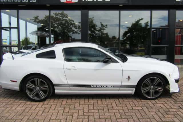 Ford Mustang (2014) thumbnail 5