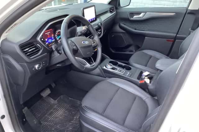 Ford Kuga (2020) thumbnail 3