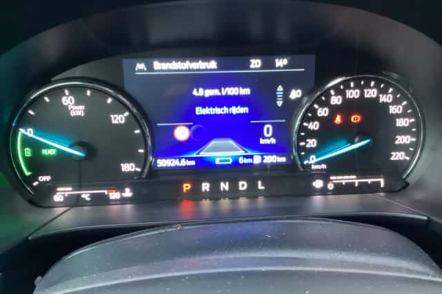 Ford Kuga (2020) thumbnail 6