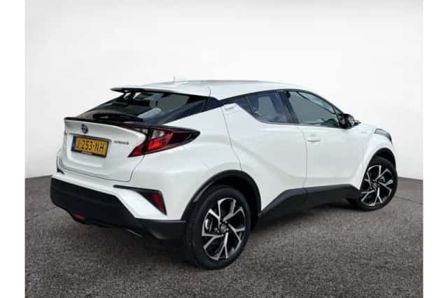 Toyota C-HR (2020) thumbnail 2